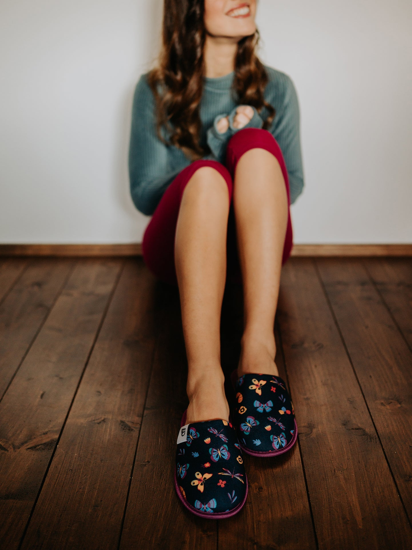 slippers-butterflies-d1/d1afedfb8d5c8ec5f7896b05a63646275b779b17