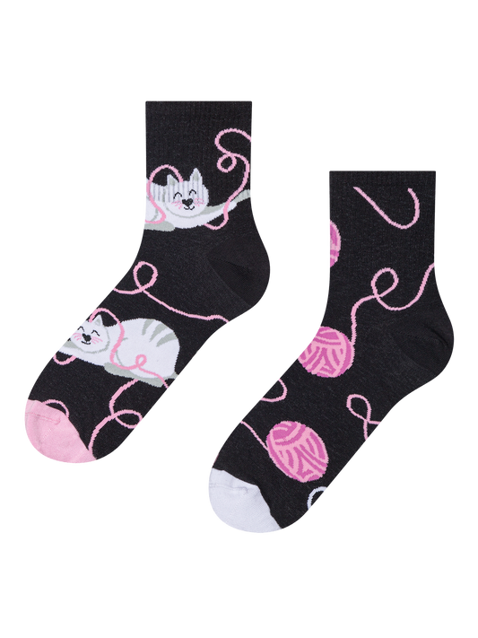 crew-socks-cat-ball-8b/8b34958ab3ca123bbeebb113090f40174ea5fcf7