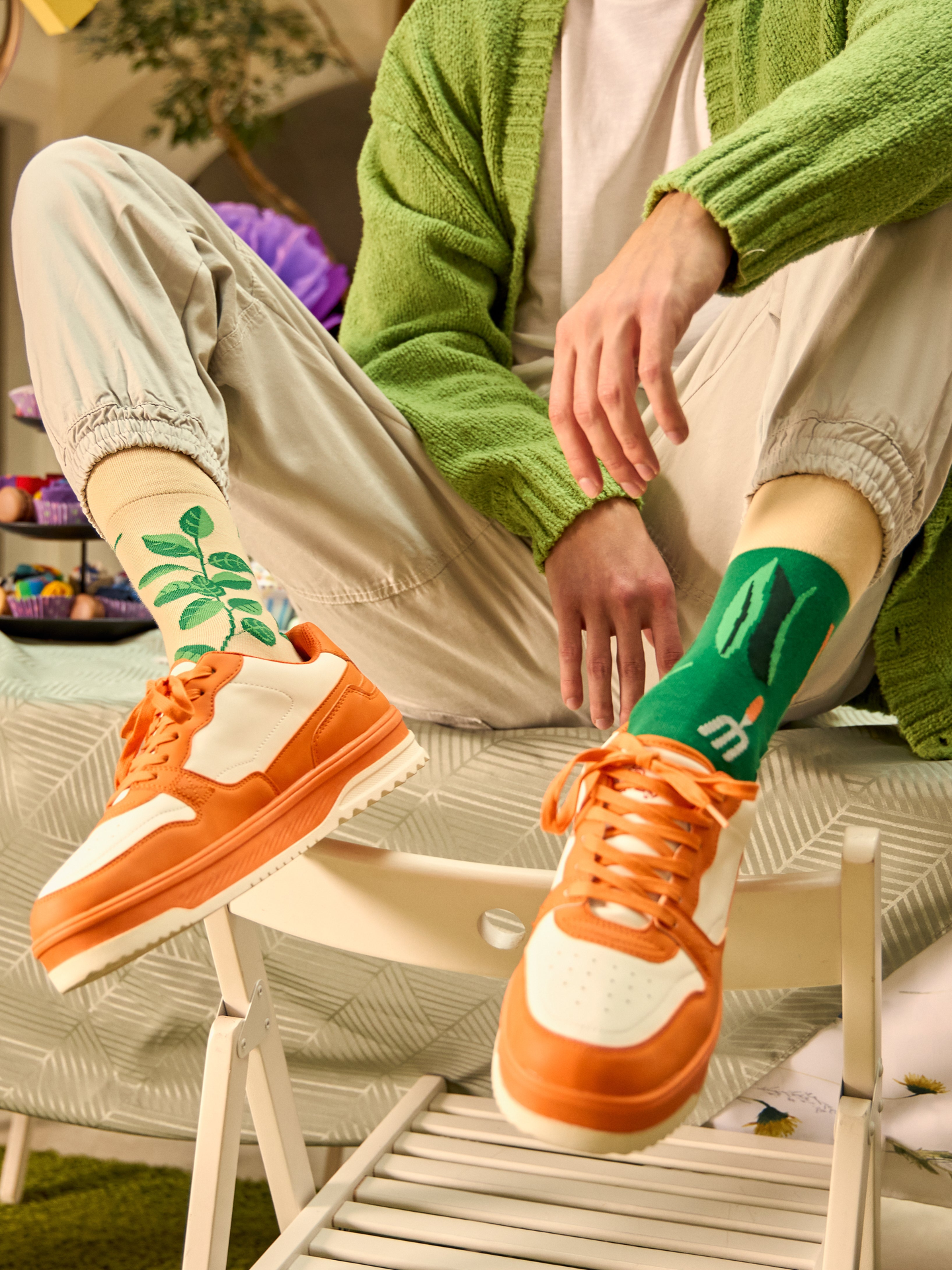 regular-socks-in-the-garden-67/67aad7e19fc9e3f60e9f043b6e1bf7676b1213e7