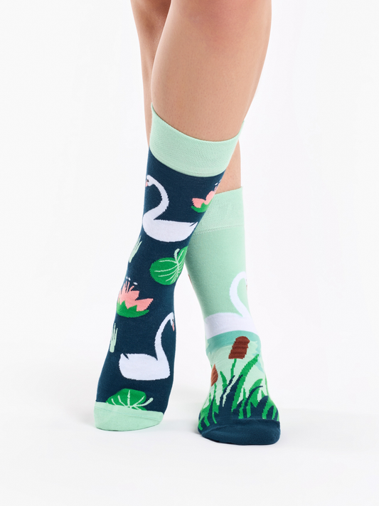 regular-socks-white-swan-c5/c53a8750d436f007962f671cdef16350eae93bbf