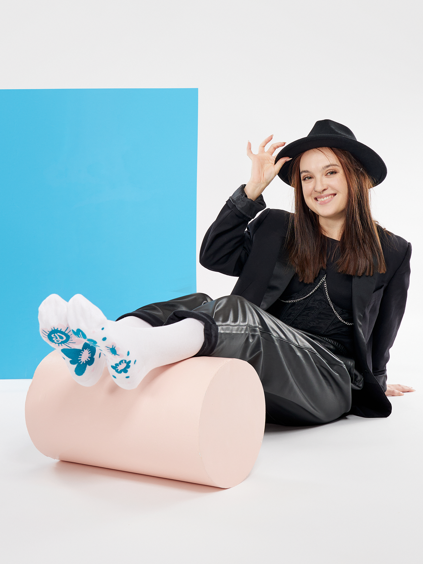 regular-socks-pastel-flowers-52/52c07582e9f6e0ae5f865aebc1be4df386acb5d4