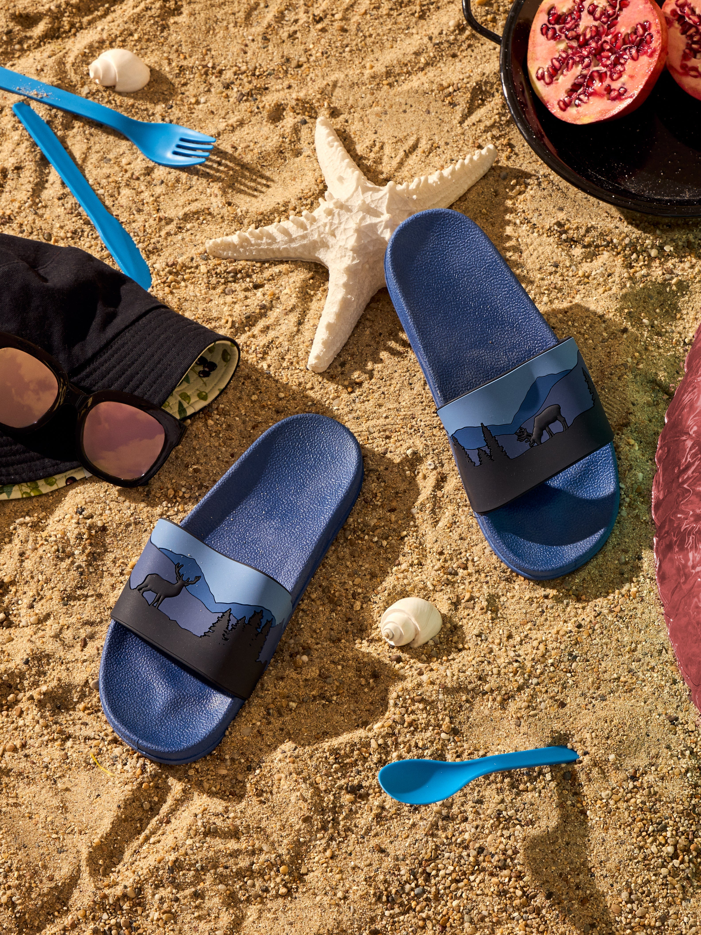 slides-deer-in-forest-67/67736211c1af7dbef67f1703bc626afc6d843718