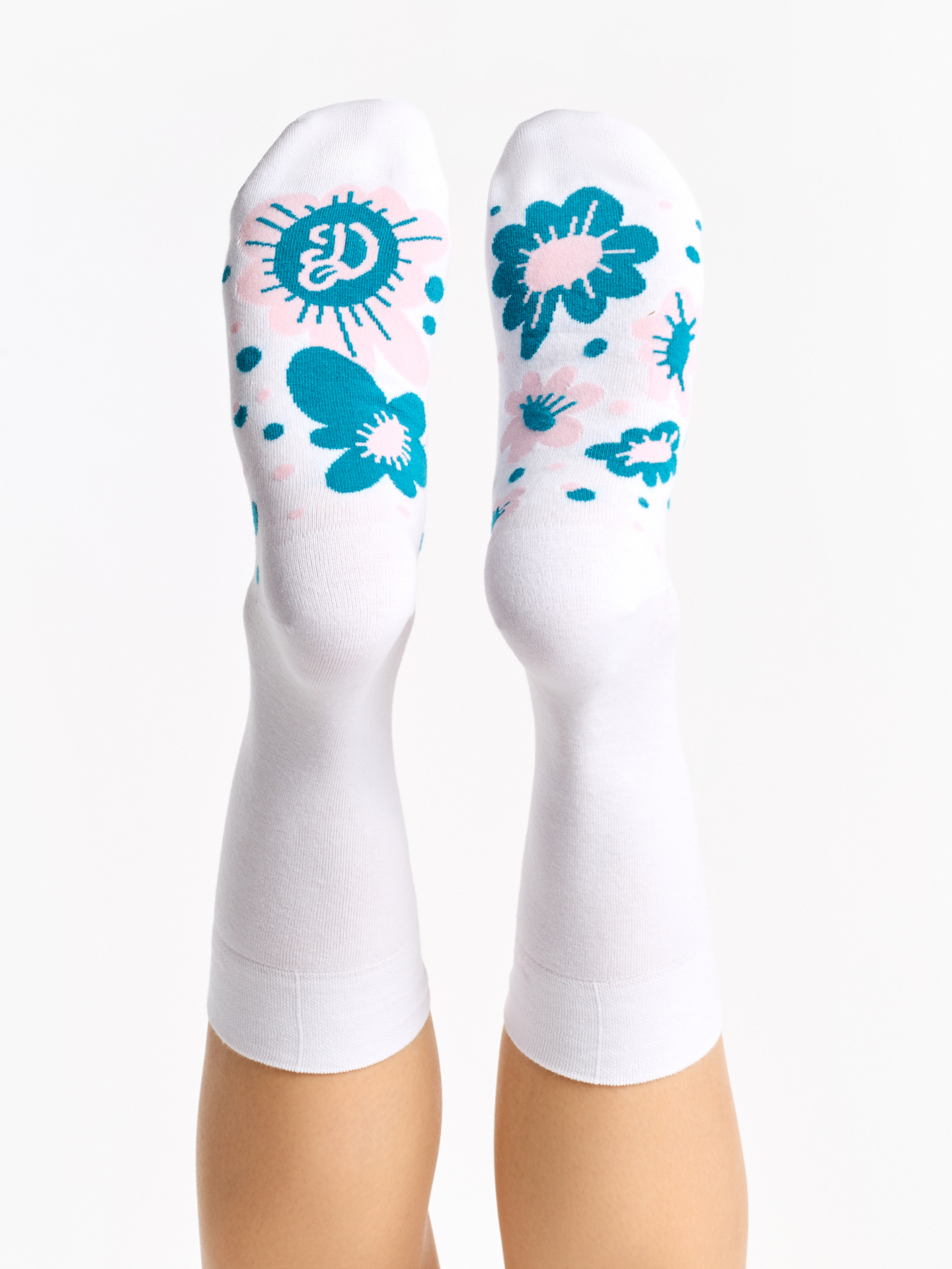 regular-socks-pastel-flowers-01/01c03dc302f97a4f453eccd634724041de2a6f19